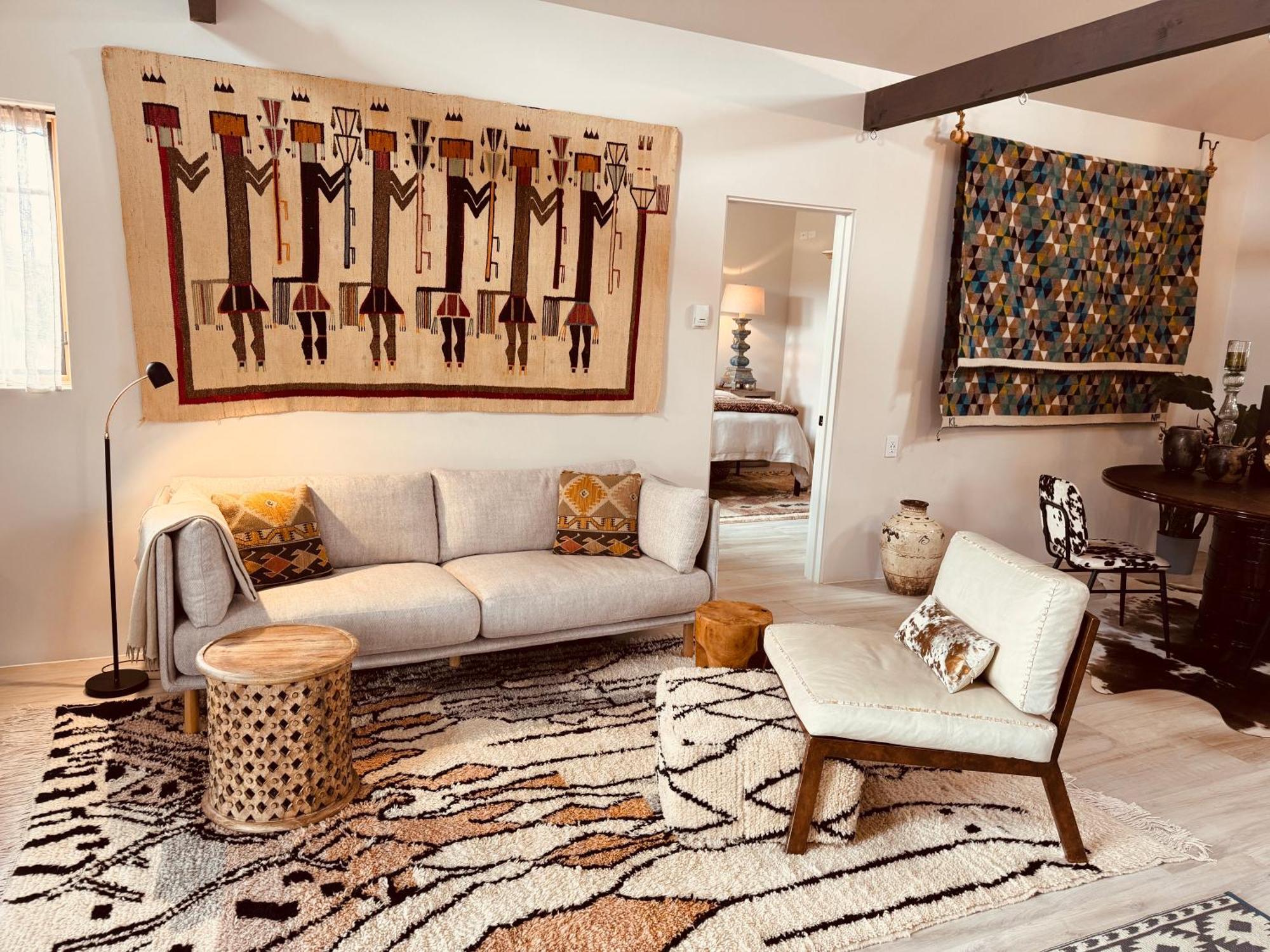 Modern 1 Acre Private Rd Soaking 3 Min Canyon Rd *